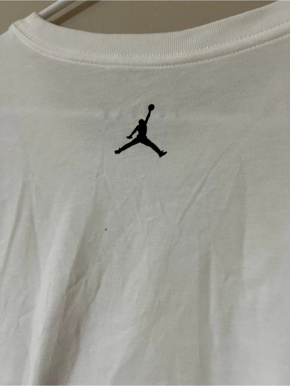 Flamingo Basketball Jordan Flight Essentials white t-shirt